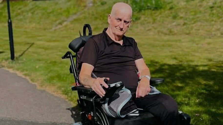 80-åring lämnades ute i snöoväder i Kungsbacka