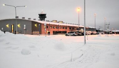 Tusentals turister strandsatta i Lappland