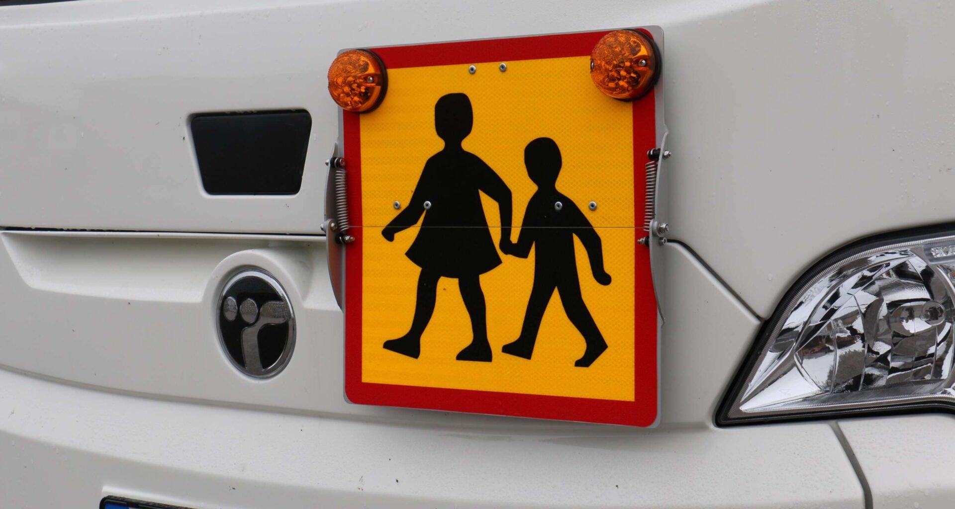 Skolskjutsar inställda – gul vädervarning för ishalka