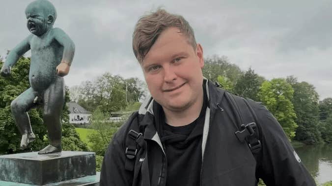 Kristian, 29, betalade 23 000 för sin flickvän