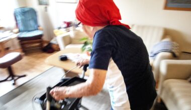 Namn och foto ska vara synligt på personal i hemtjänsten – Sundsvalls Tidning