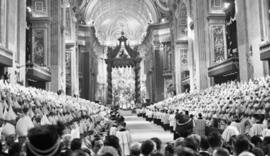 Konciliet förklarat av påvarna - Vatican News