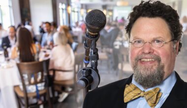 Är det okej att läsa ett bröllopstal från mobilen?