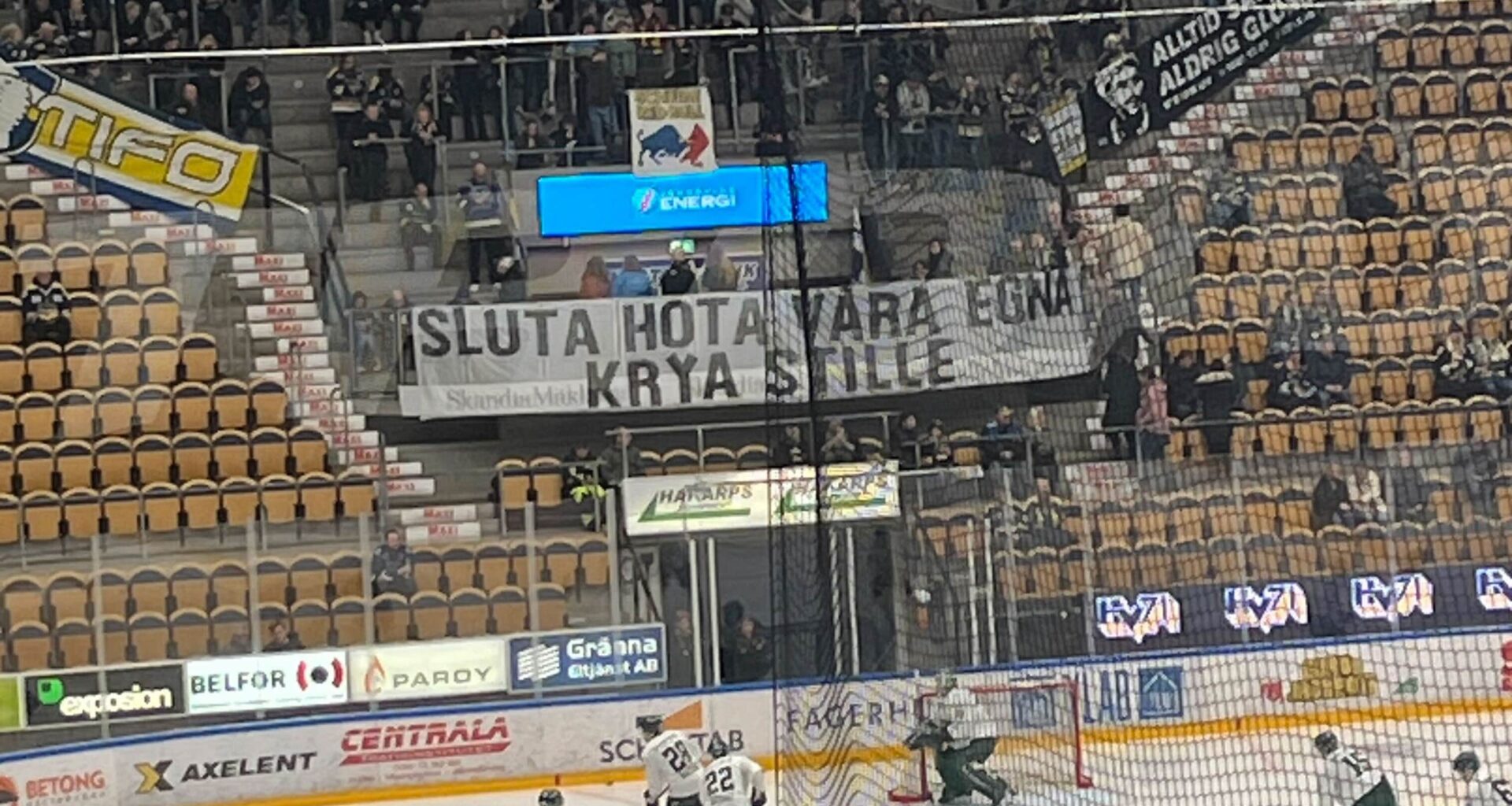 SHL • HV71-fansens stöd till Fredrik Stillman: ”Sluta hota våra egna”