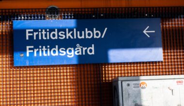 Män dömda för sexbrott avtjänar straff i föreningar med barn och unga