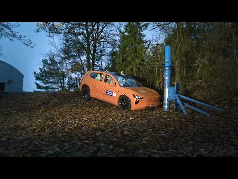 Video till Här kör Volvo EX60 i diket