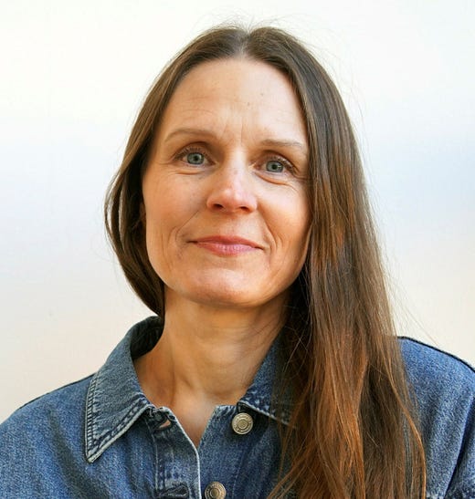 Maria Zetterqvist forskar om hur självskador bland unga kan förebyggas och behandlas.