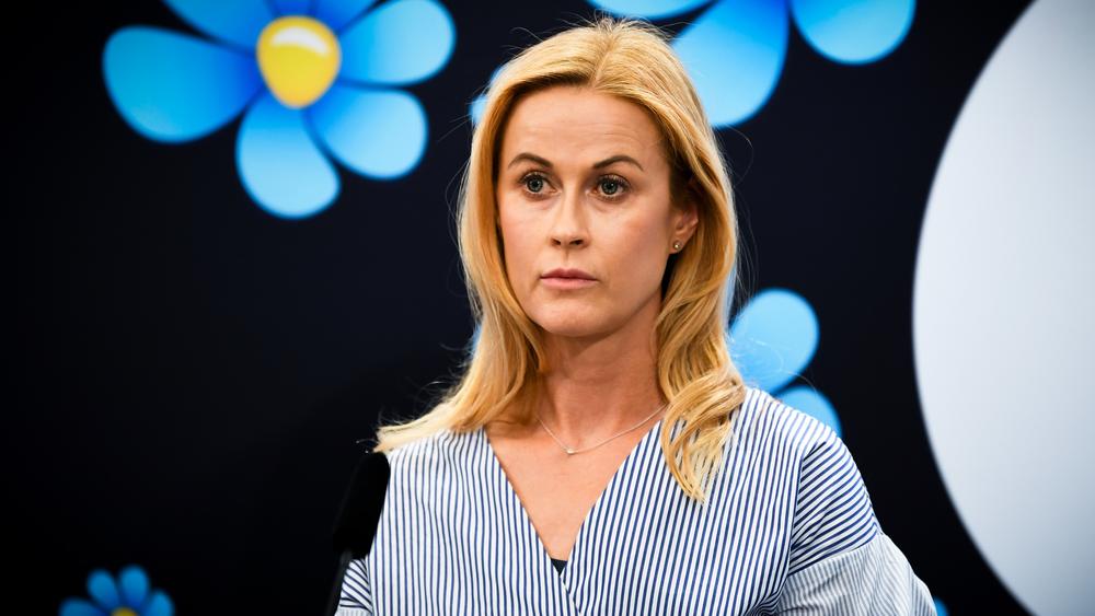 Uppgifter: SD-ledamotens misstänkta kokain hittades i ”liten handväska” - ETC.se