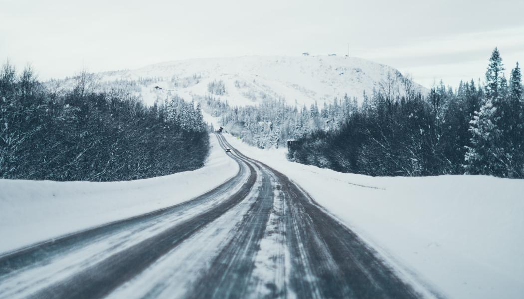 Målet är är max 133 omkomna i vägtrafiken år 2030. Foto: michael-odelberth/Unsplash