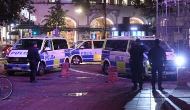 Tonårspojke döms för skjutning på Stureplan – ordningsvakt skadades