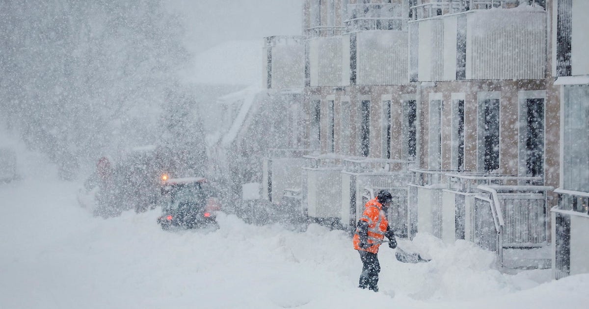 Skolor håller stängt – orange snövarning i norr
