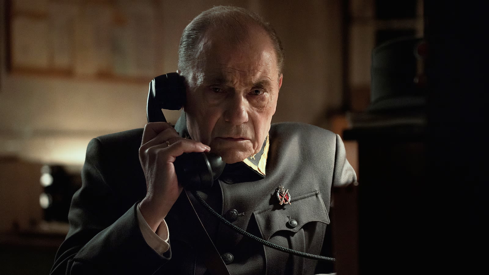 Överste Birger Eriksen (Bjørn Sundquist) i ”Battle of Oslo”.