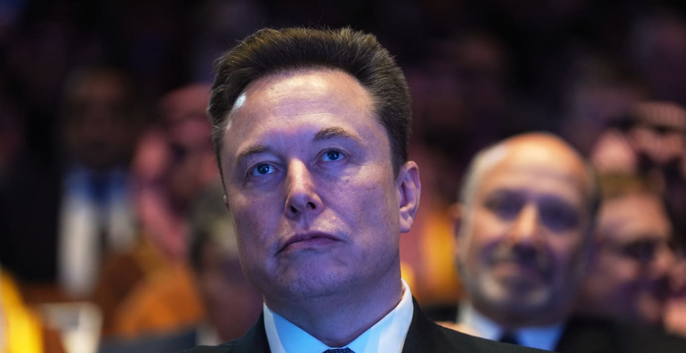 Trump vill tala med Musk om att återställa internet i Iran