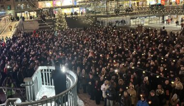 Manifestationer för att hedra kvinnor som mördats - Radio Sweden på lätt svenska