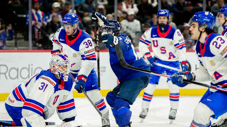 Joona Saarelainen firar mål mot USA.