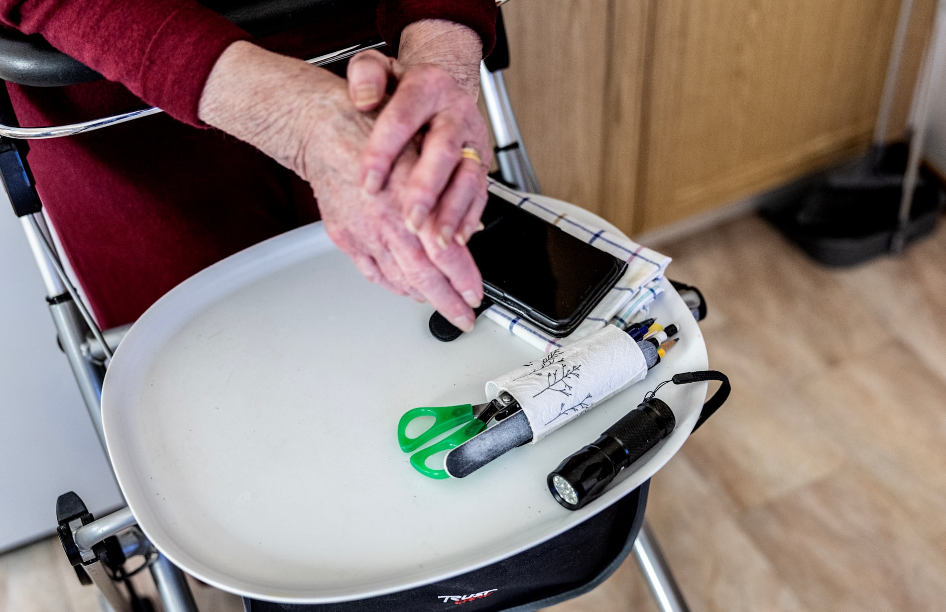 Hemtjänsten betyder att man kommit till livets slutstadium, vi vill inte placera oss själva där.