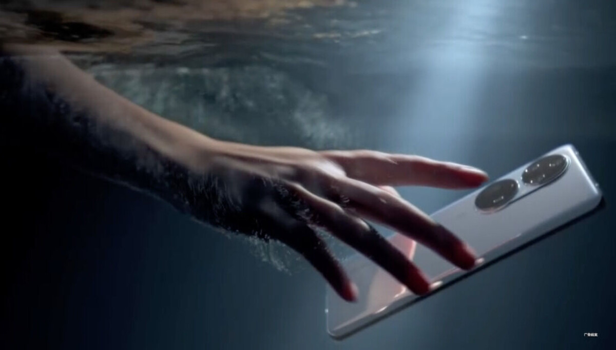 Så blir mobilen vattentät och det är riskerna