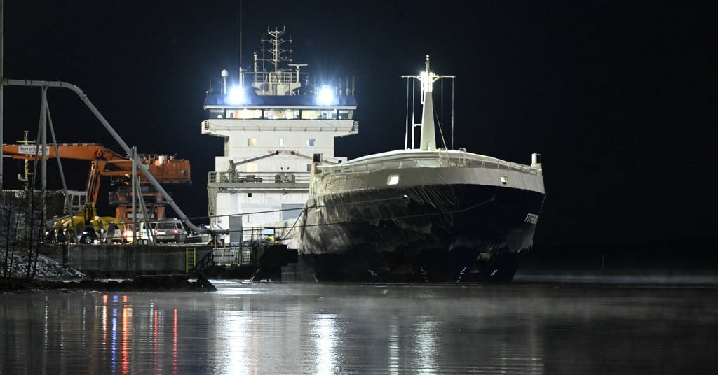 Två anhållna på skepp misstänkt för kabelbrott - Västerbottens-Kuriren