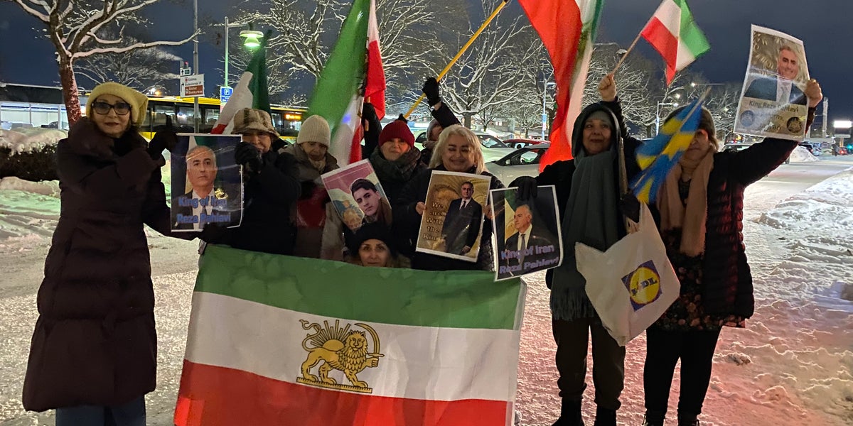 Exiliranier i Uppsala manifesterar mot Iran