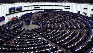 EU-parlamentet hotar frysa handelsavtal med USA efter Trumps utspel