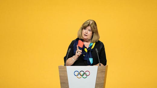 Gunilla Lindberg i talarstolen under IOK:s kongress i Lausanne 24 juni 2019.