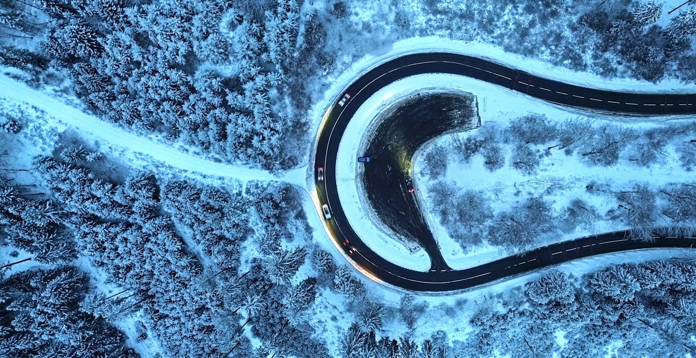 Snöoväder skapar flygkaos i stora delar av Europa