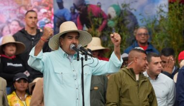 Maduro duckar fråga om attack – öppnar för samtal ”var och när som helst”