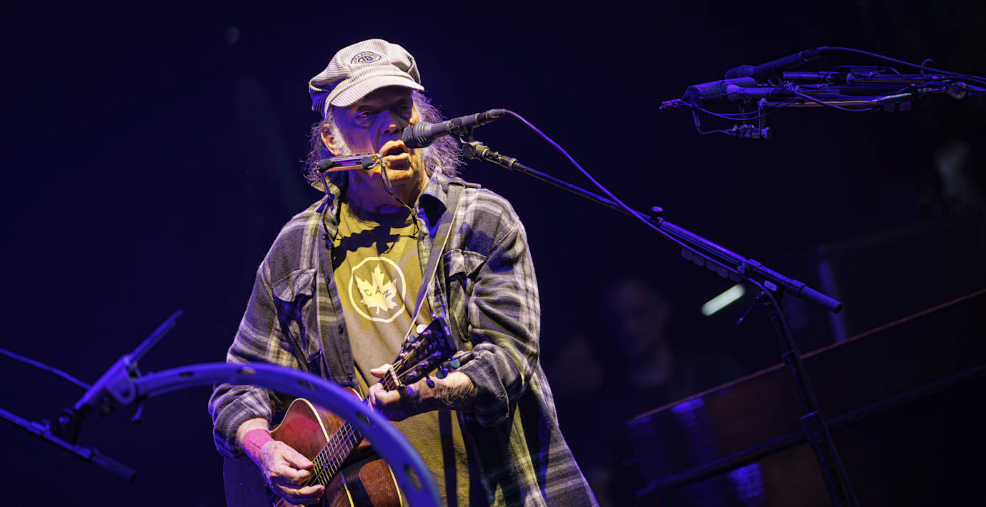 Neil Young skänker sin musik till Grönland