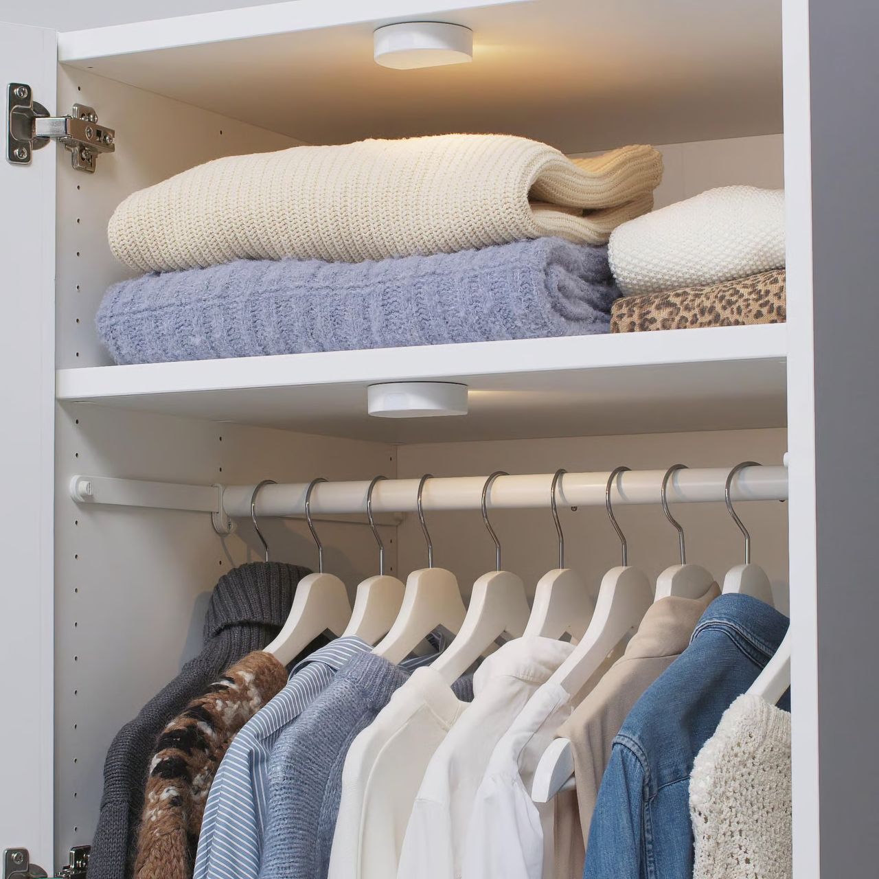 Ikeas nya lampa lyser upp garderoben billigt