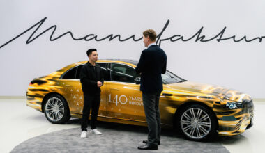 Svenska Mercedes-chefen kollar in nya S-klass. Kommer ha upplyst stjärna.