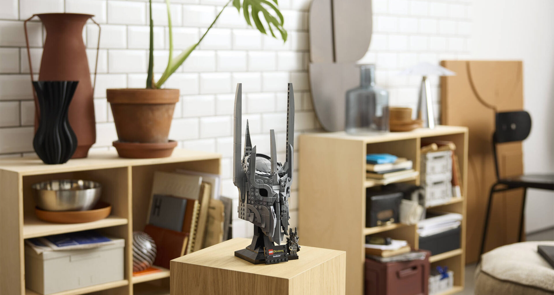 Nu kan du ha Saurons hjälm i bokhyllan. Nytt Sagan om ringen-lego.