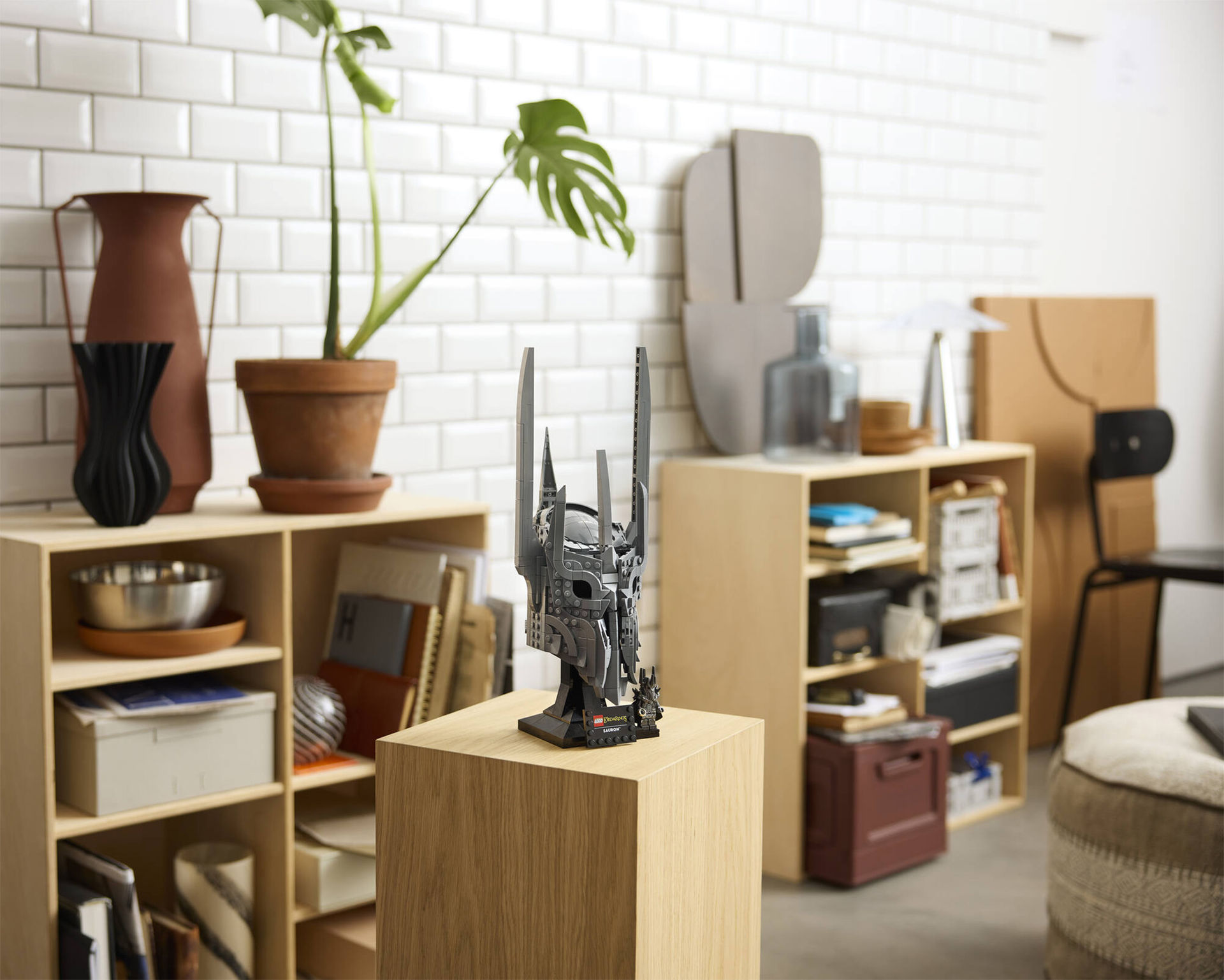 Nu kan du ha Saurons hjälm i bokhyllan 