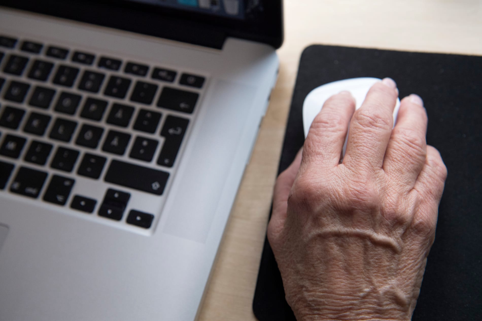 Bedragarna ska ha riktat in sig på äldre enligt åtalet. Arkivbild.