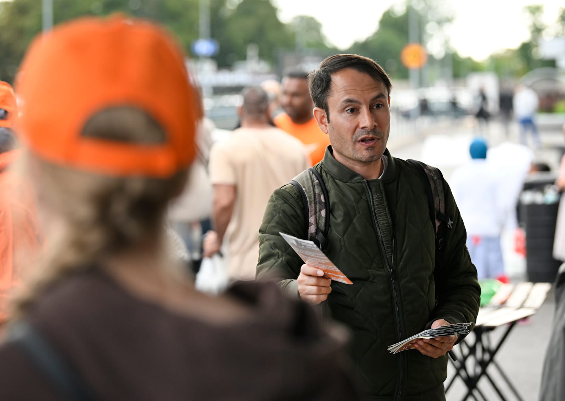 Partiet Nyans partiledare Mikail Yüksel i stadsdelen Rosengård i Malmö inför valet 2022.