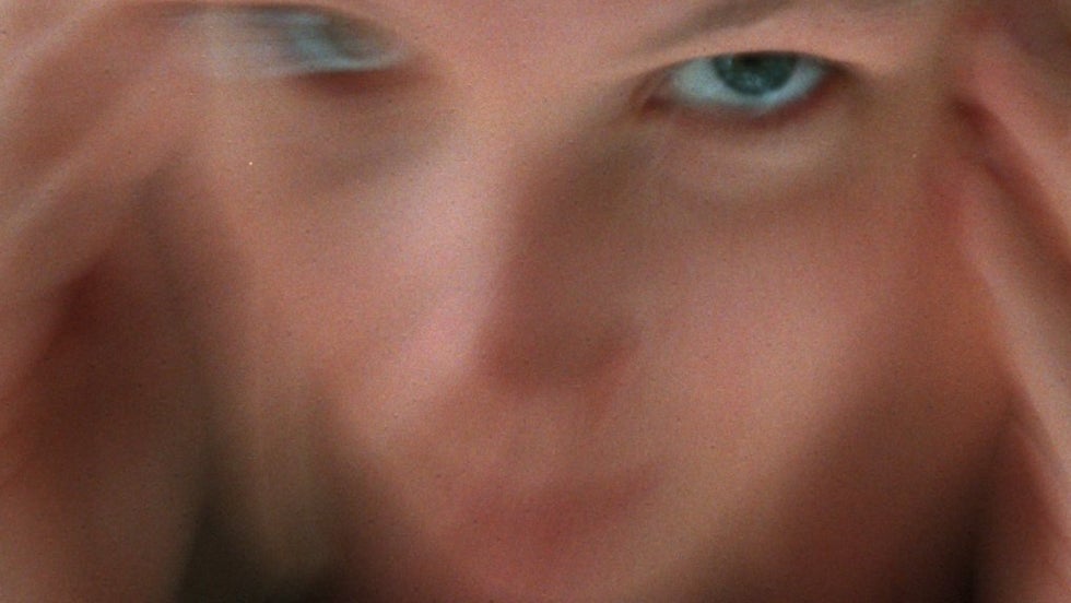 Kvinnor får migrän ungefär dubbelt så ofta som män. Därför är det också en viktig fråga när det gäller jämställdhet, skriver artikelförfattaren.