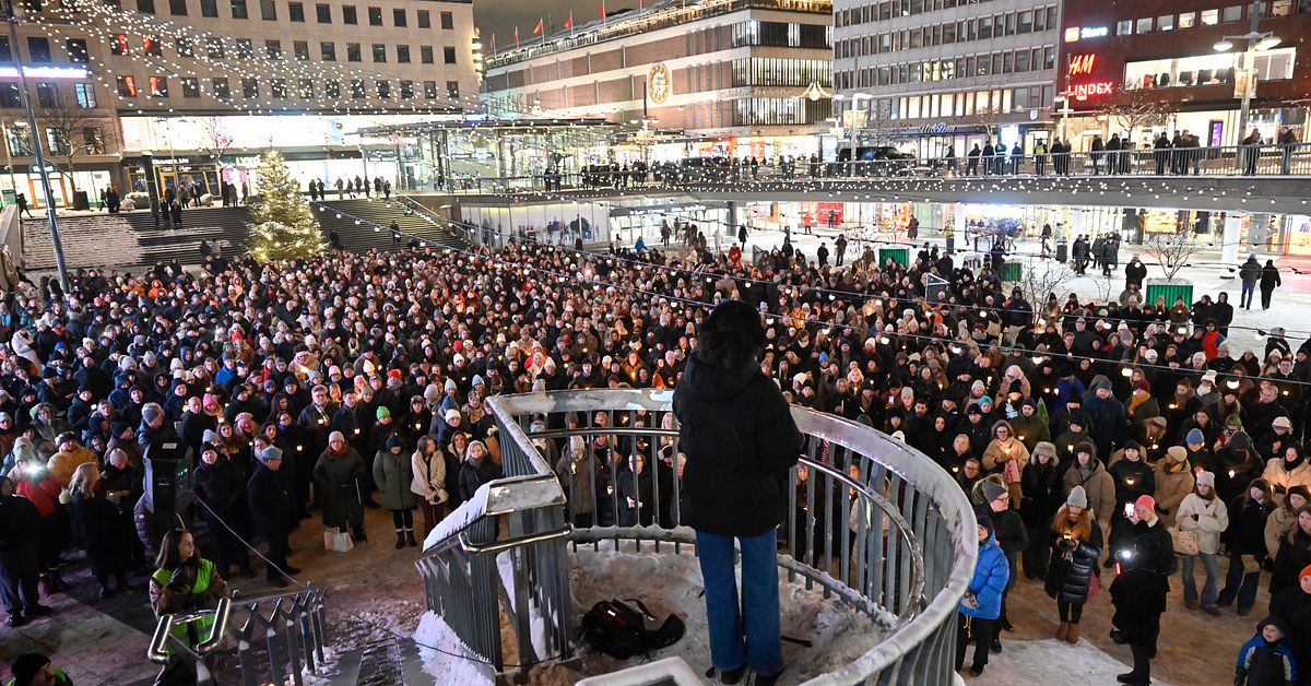 Ljusmanifestation för mördade kvinnor hålls på flera platser i landet