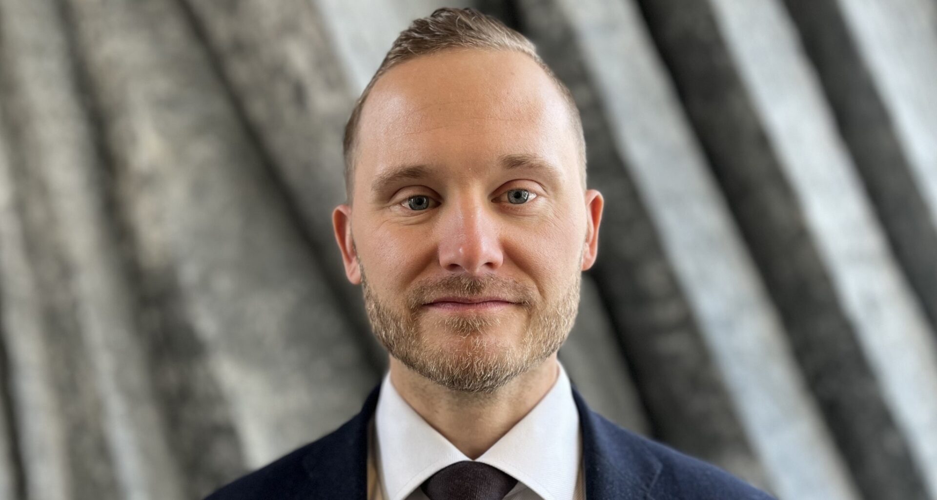 Henrik Vinge (SD): ”Jag tycker inte att den amerikanska administrationen ska lägga sig i det svenska valet” 31 januari 2026 - Ekots lördagsintervju