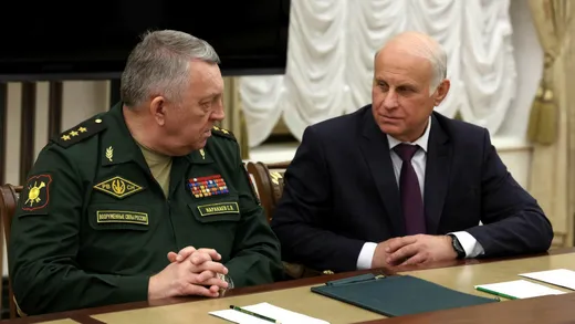 Sergej Karakajev. chef för de ryska strategiska styrkorna, och Vasilij Tonkosjkurov, förste vice ordförande för ryska militärindustrikommissionen.