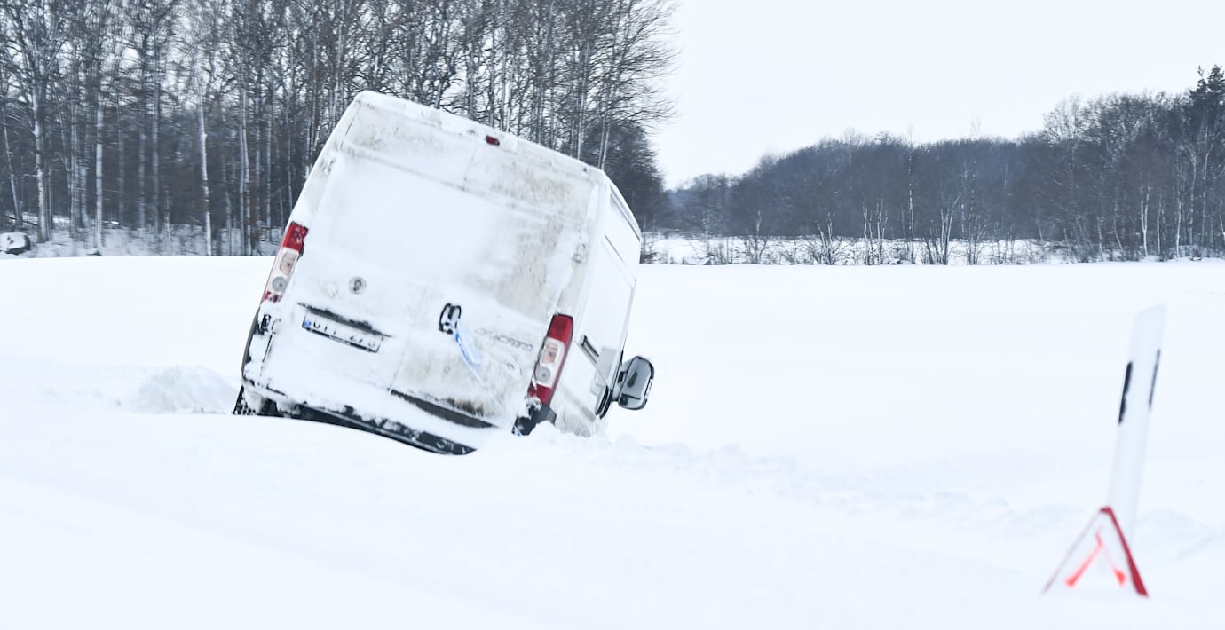 Flera olyckor i Småland – snön vänder norrut