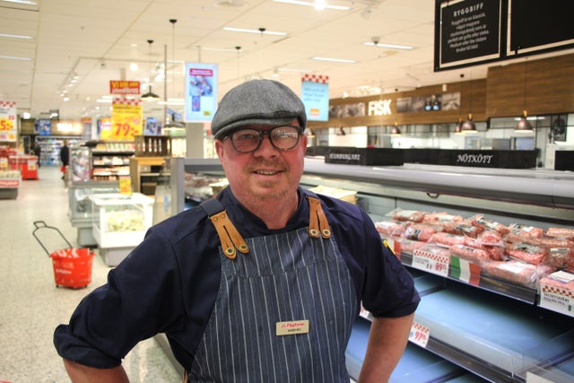 Anders Birgersson, säljledare på köttavdelningen Ica Flygfyren.