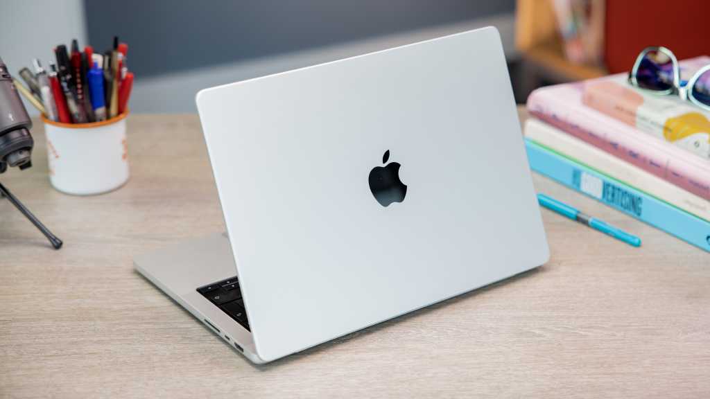 MacBook Pro M2 2023 back
