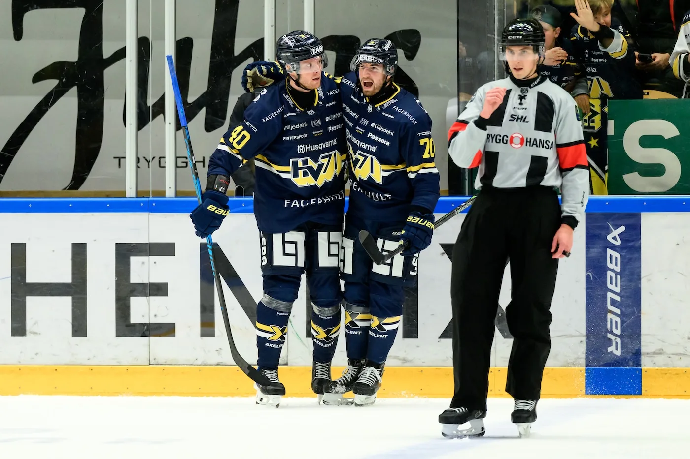 Oskar Stål Lyrenäs får förlängt med HV71