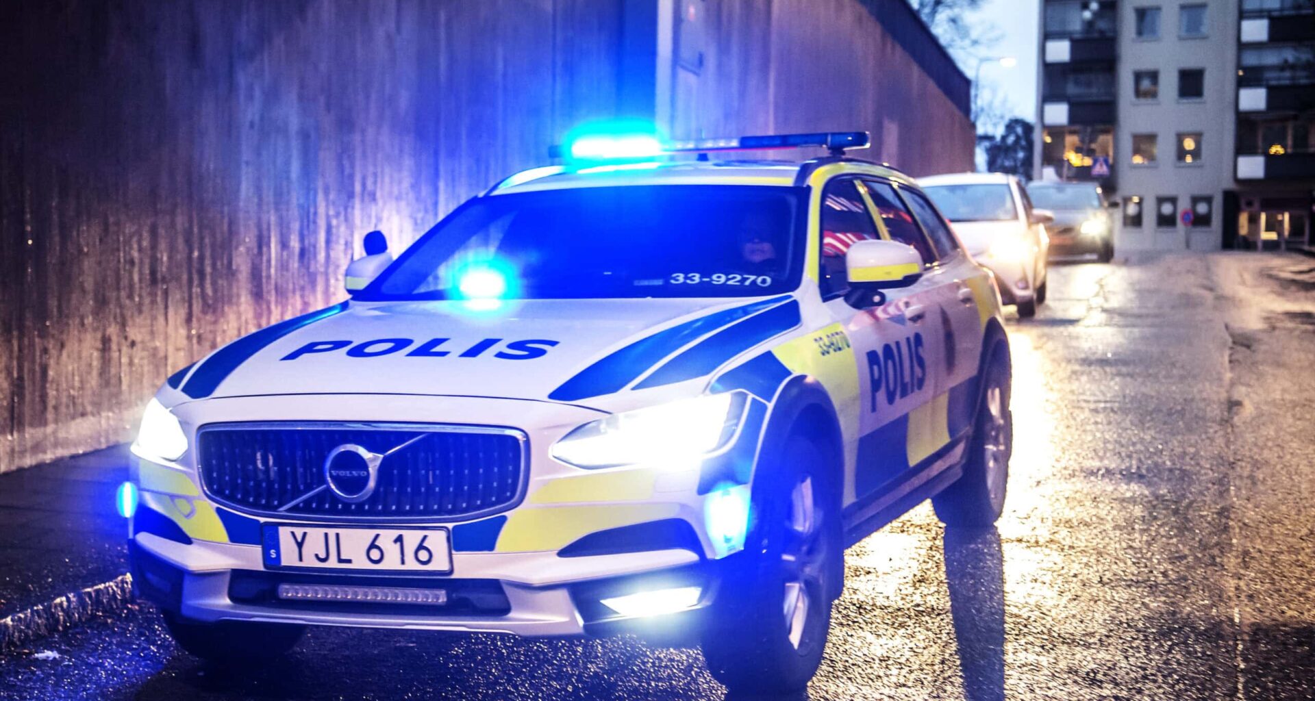Eldrivna radiobilar dröjer - Polistidningen