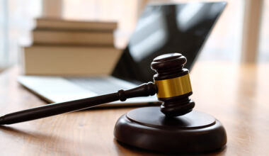 Fem personer åtalas för omfattande ekonomisk brottslighet