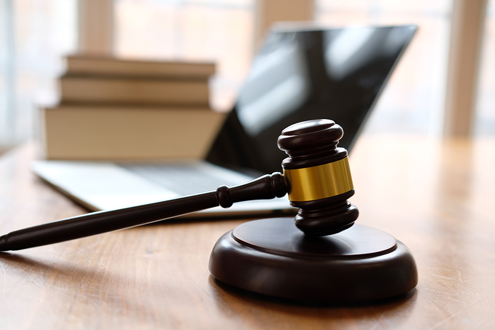 Fem personer åtalas för omfattande ekonomisk brottslighet