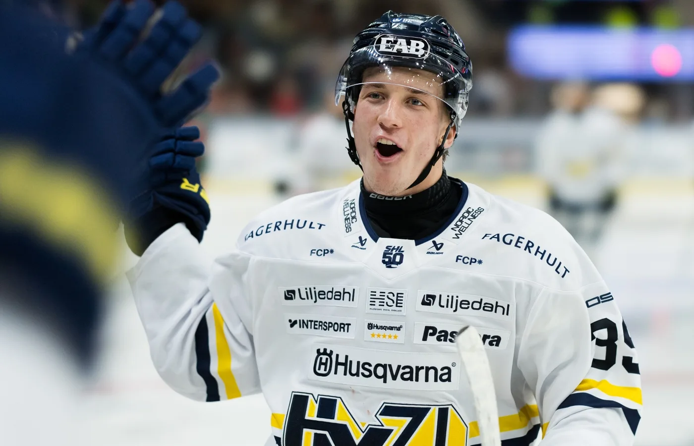 HV71 säljer JVM-forwarden - lämnar omgående