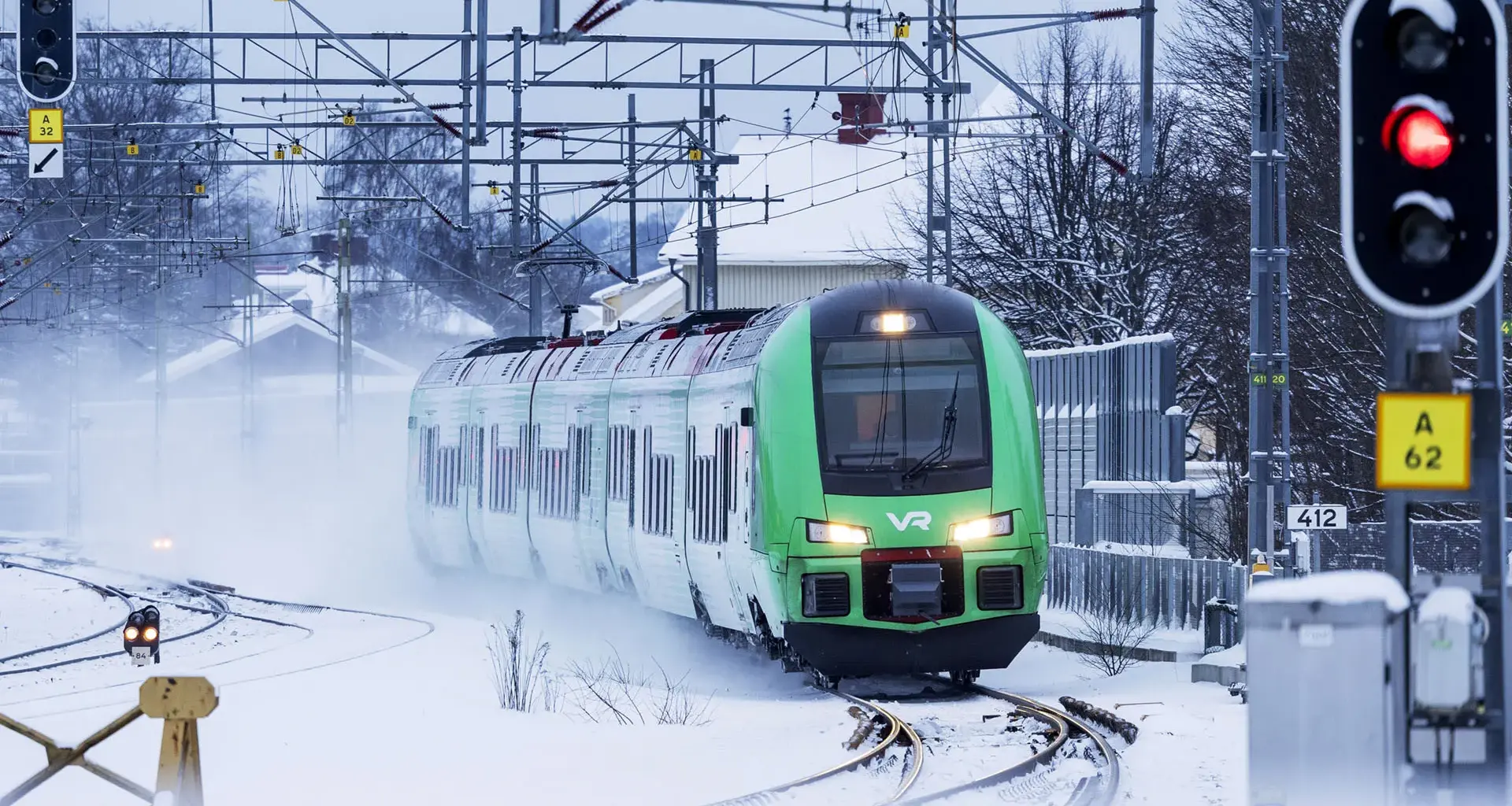 Ett av VR Snabbtågs snabbtåg på väg från Stockholm till Göteborg passerar Alingsås 8 januari 2026.
