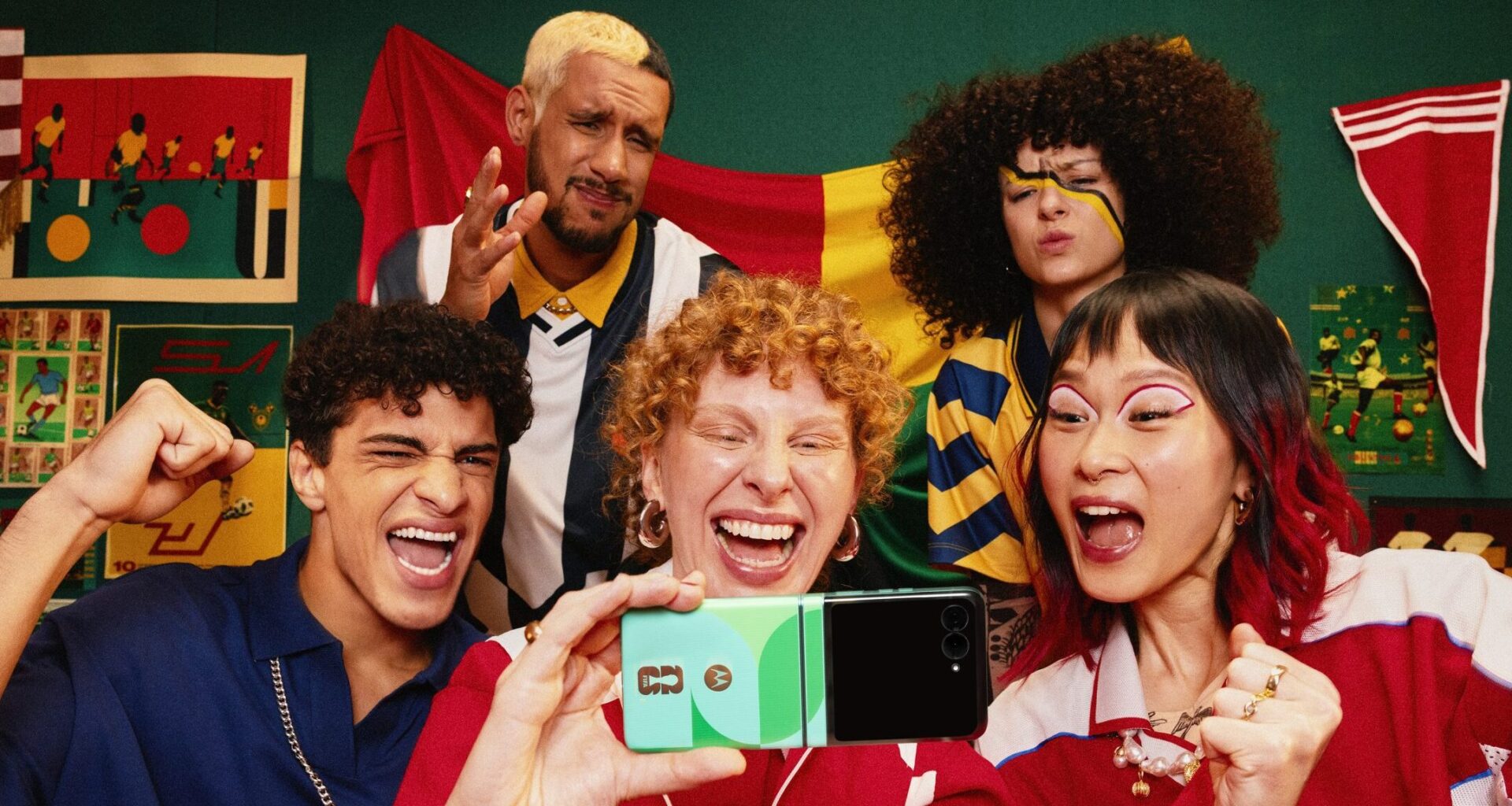 Motorola drar igång FIFA-kampanj - vinn resa till VM-premiären och nya moto g-mobiler