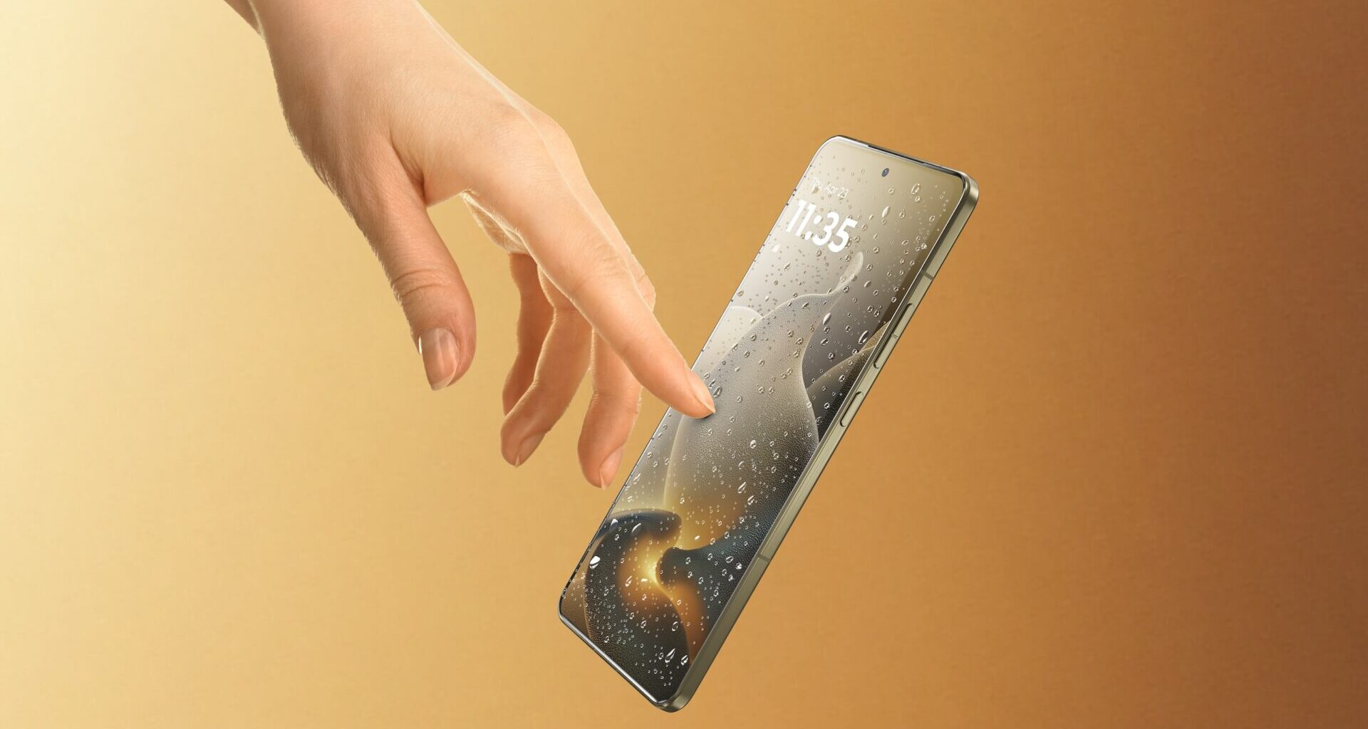 Motorola vill utmana Samsung och Apple med billigare toppmodell