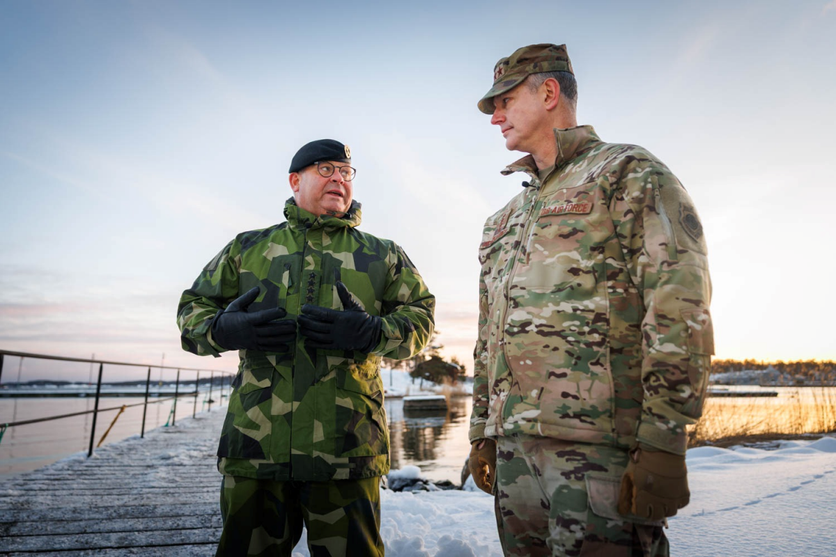 Natos högsta militära befälhavare besöker Sverige